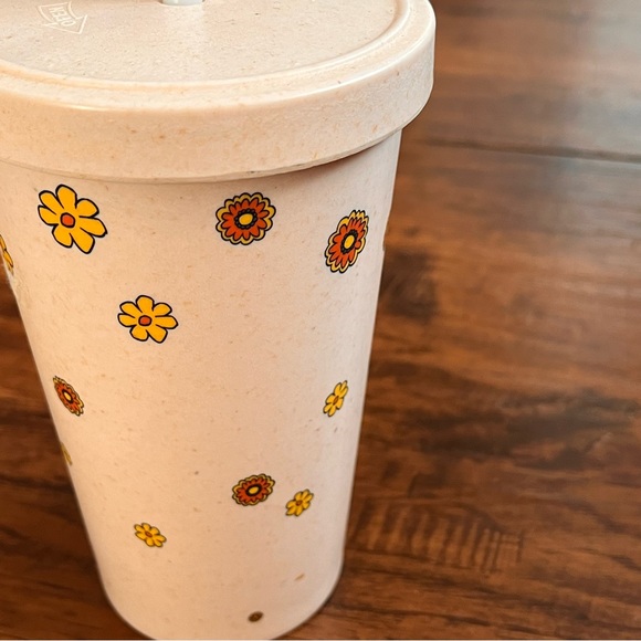 NWOT winnie the pooh floral drinking travel cup with straw - Picture 5 of 6